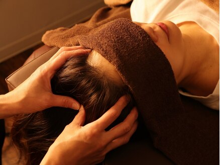 もみほぐし・オイルリンパマッサージ・ドライヘッドスパ・足つぼ専門サロン～MANUKA～